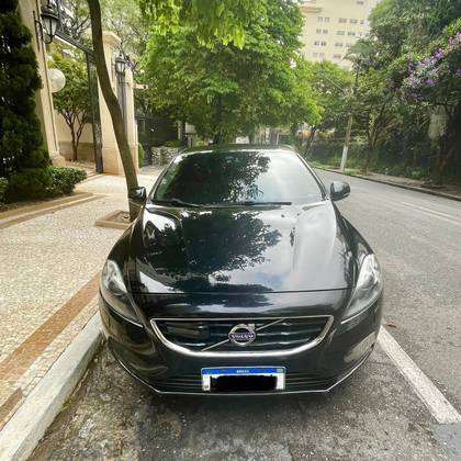 VOLVO V40 2.0 T4 DYNAMIC TURBO GASOLINA 4P AUTOMÁTICO VOLVO V40 2.0 T4 DYNAMIC TURBO GASOLINA 4P AUTOMÁTICO